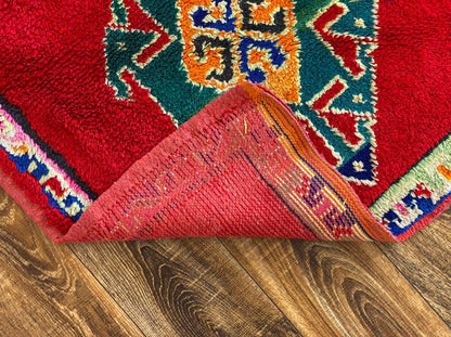 Petit tapis marocain rouge étroit 3x5. Tapis de couloir bohème.