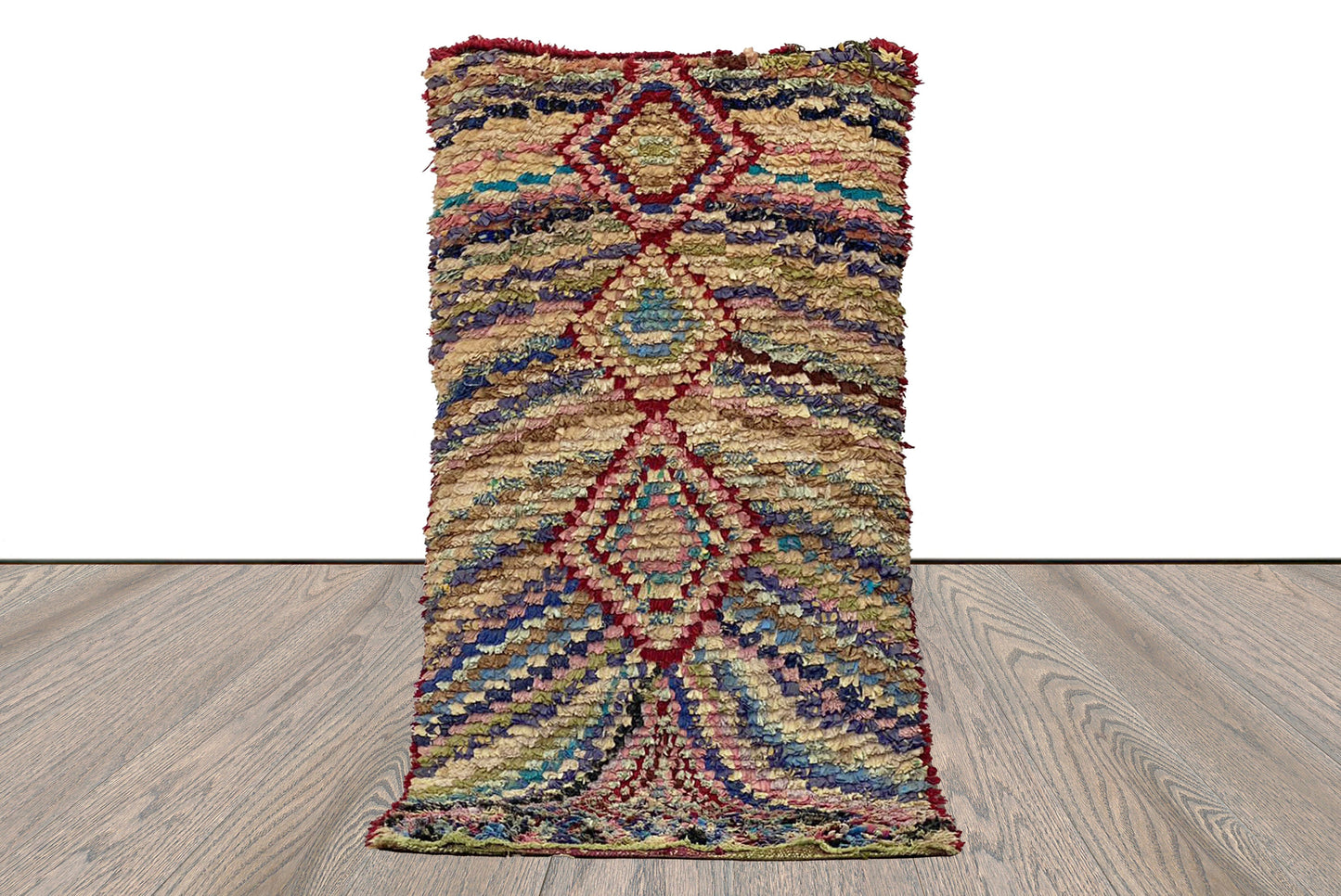 Tapis marocain Boucherouite coloré 6x3. Tapis de couloir tissé tribal berbère étroit à poils longs.