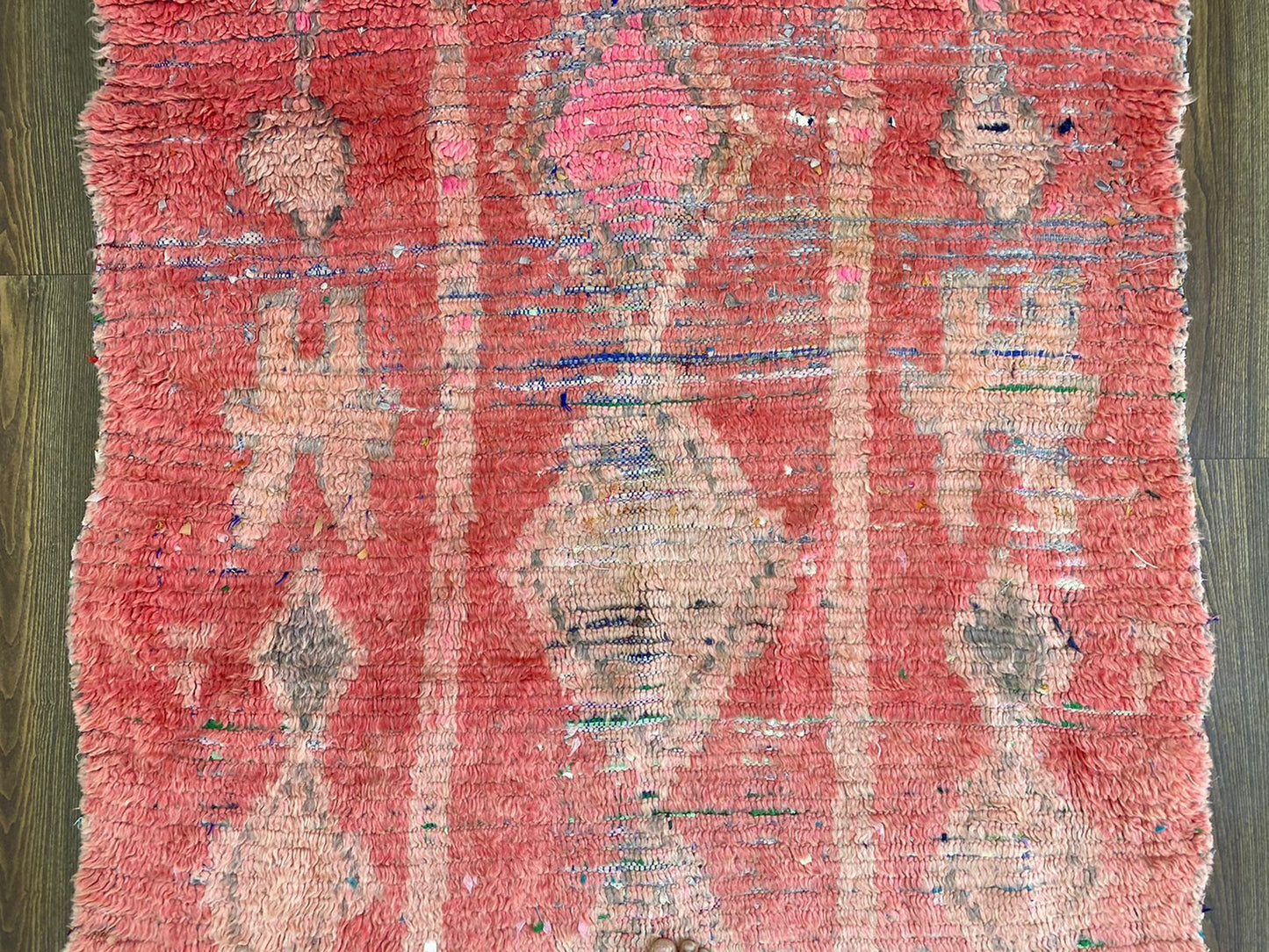 Tapis rouge marocain vintage 7x4 pieds.