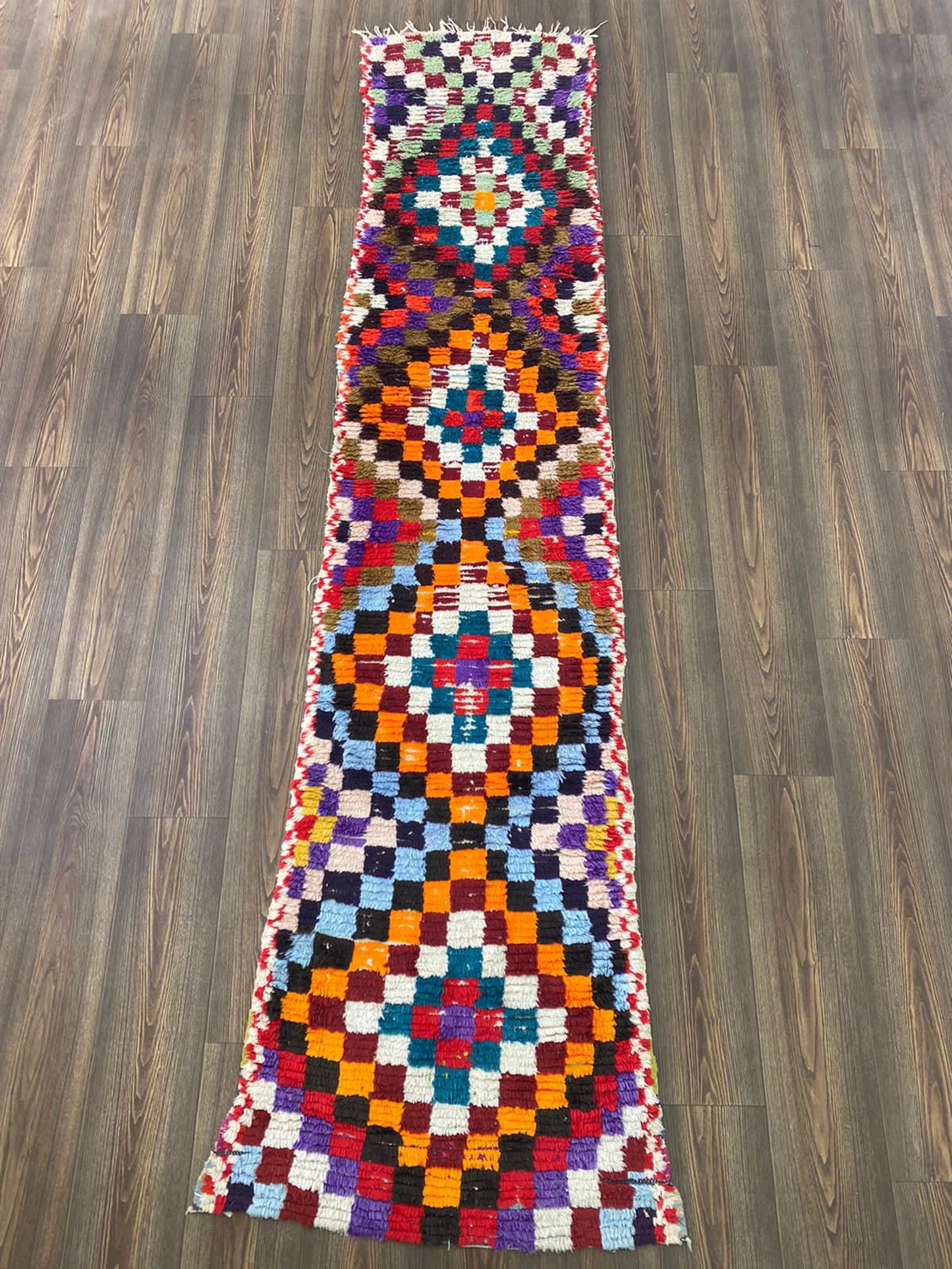 Tapis de couloir marocain vintage à carreaux 3x9.