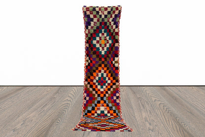 Tapis de couloir marocain vintage à carreaux 3x9.