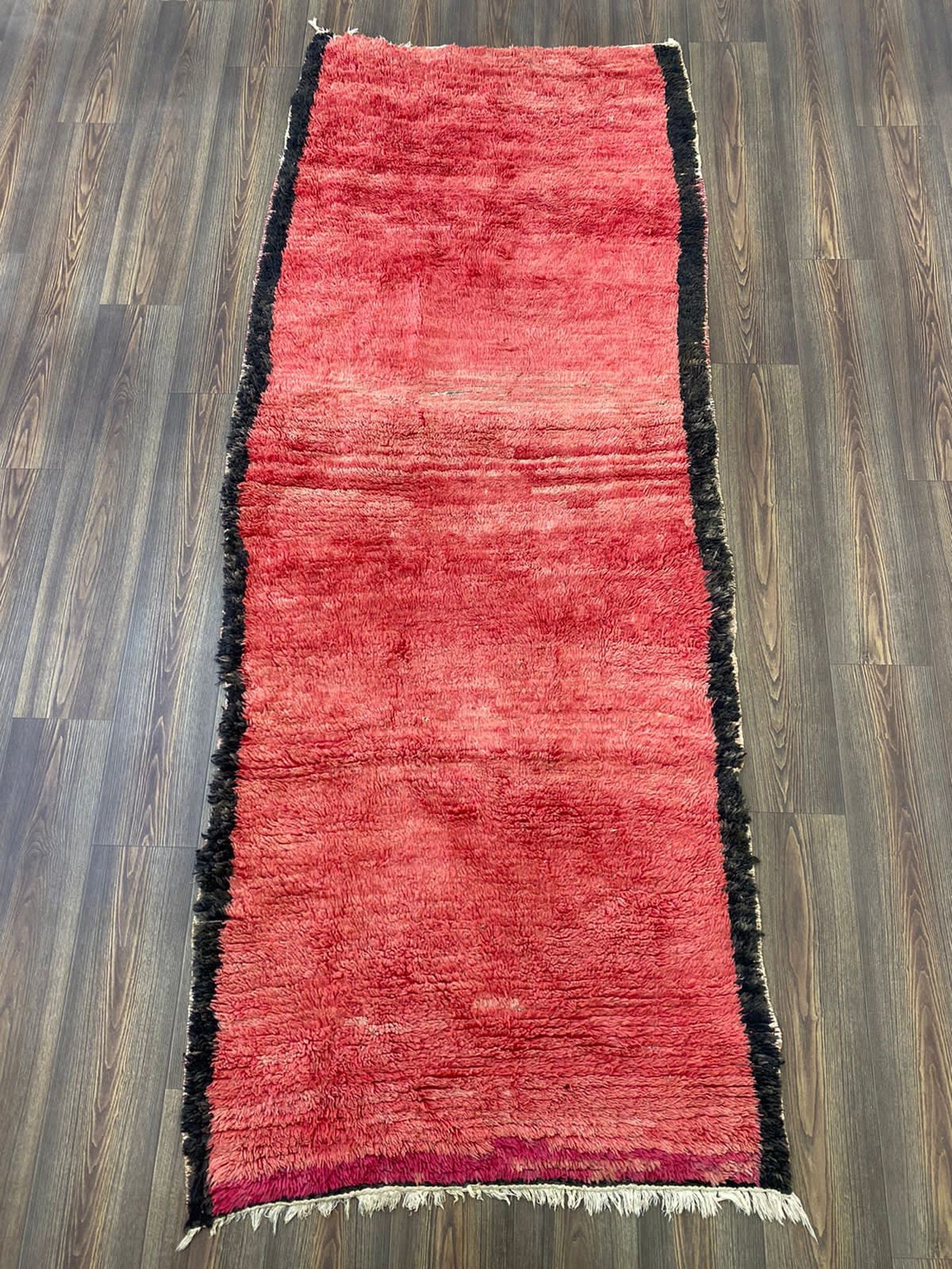 Tapis marocain rouge, 3x9, tapis berbère vintage tissés à la main, vieux tapis usagés.