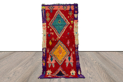 Tapis vintage tissé en losanges 3x7, tapis de couloir rouge marocain.