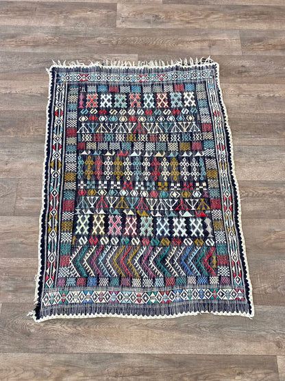 Petit tapis marocain tissé à plat vintage 3x4.