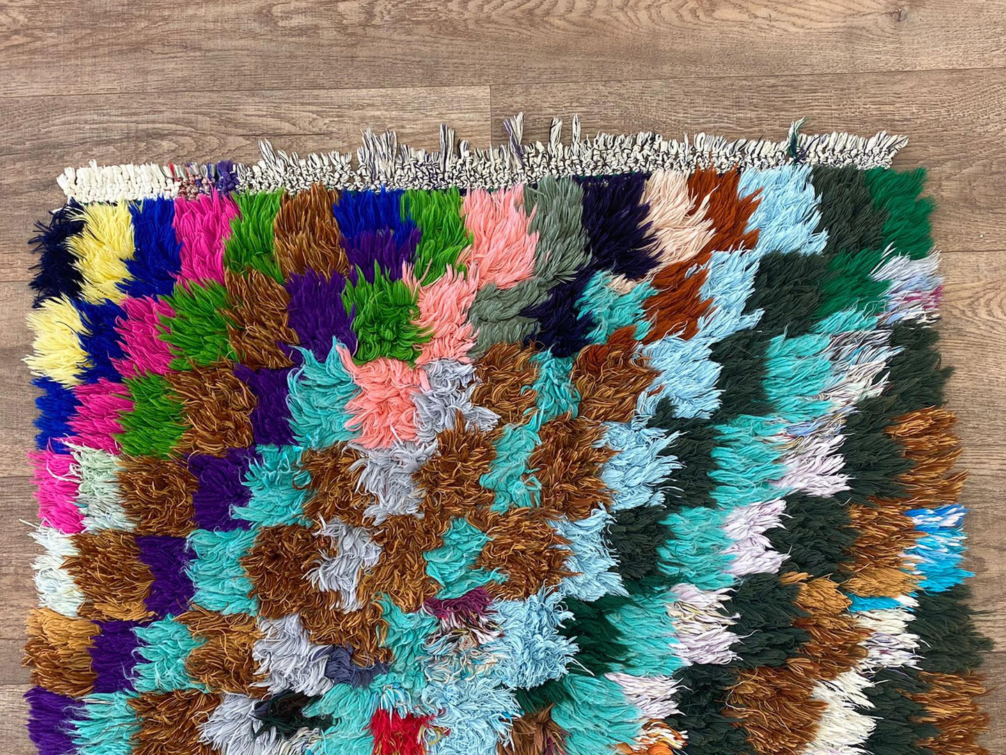 Petit tapis à carreaux colorés 3x5.