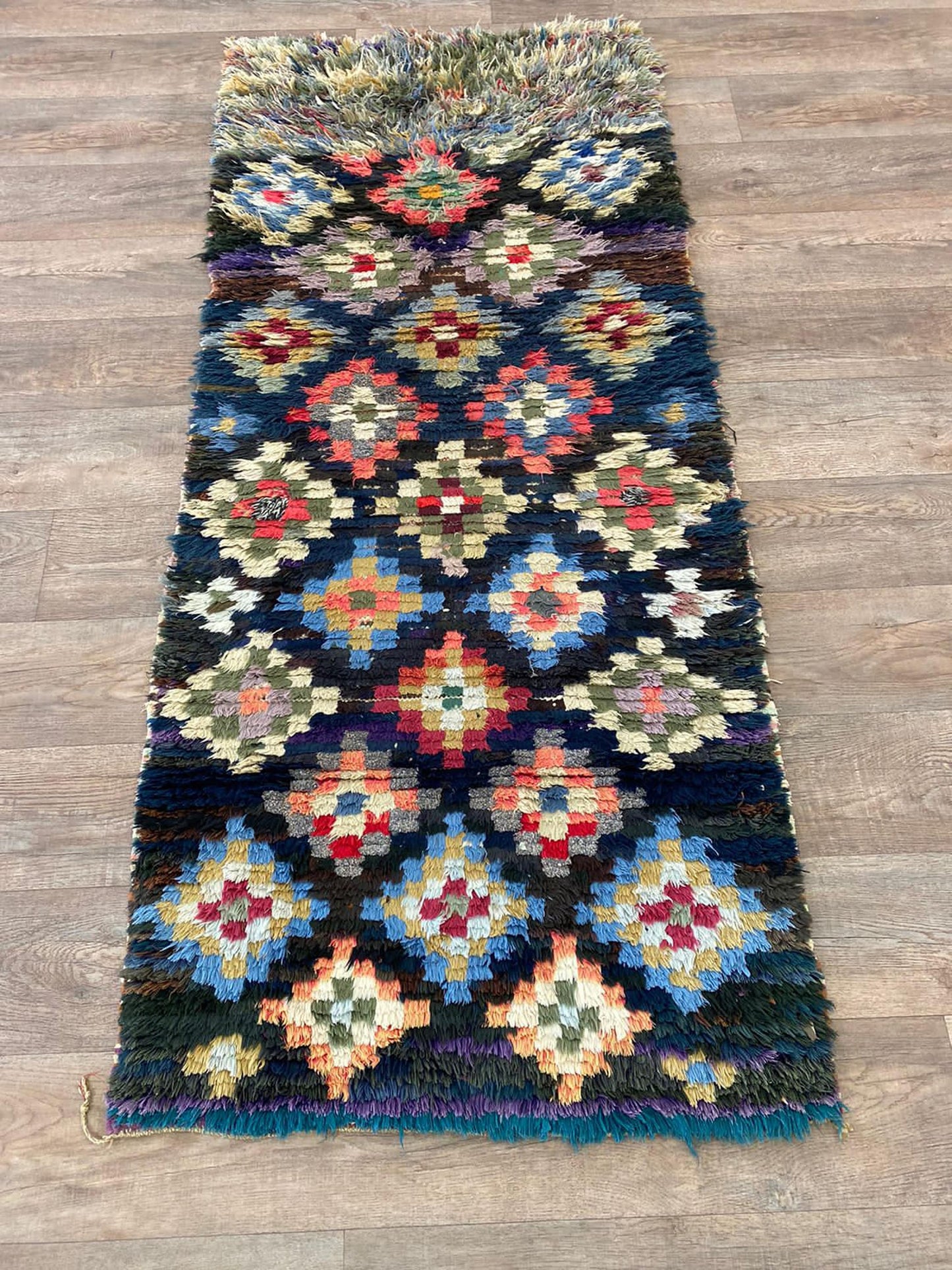 Tapis de couloir étroit à carreaux colorés 3x7.