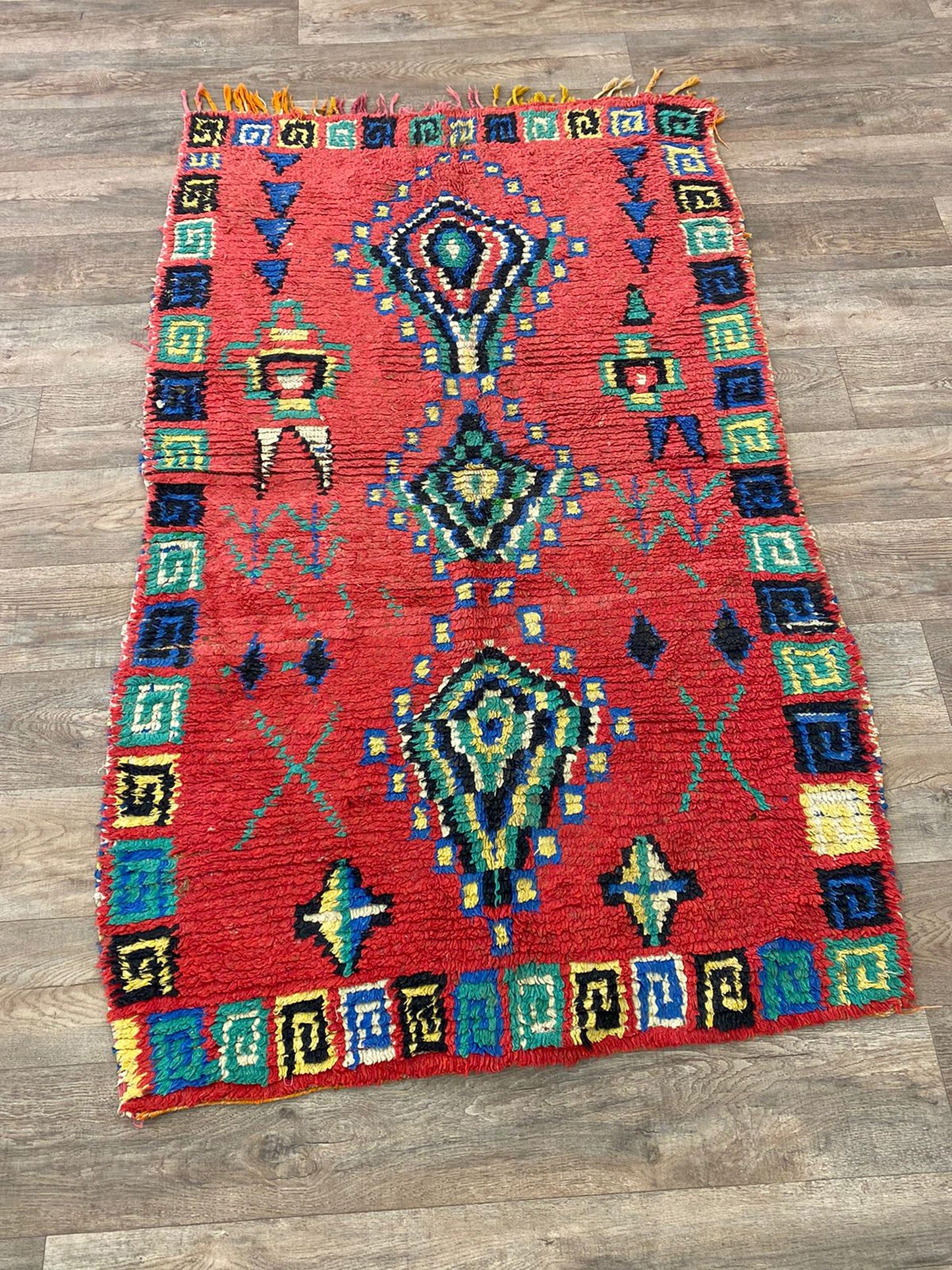 Tapis tribal marocain coloré 4x6.