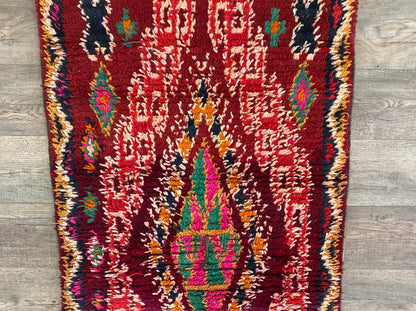 Tapis marocain étroit et abstrait 3x8.