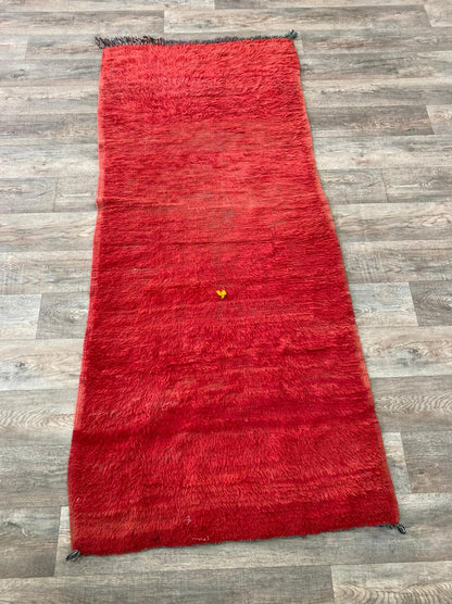 Tapis de couloir marocain étroit rouge uni 3x8.