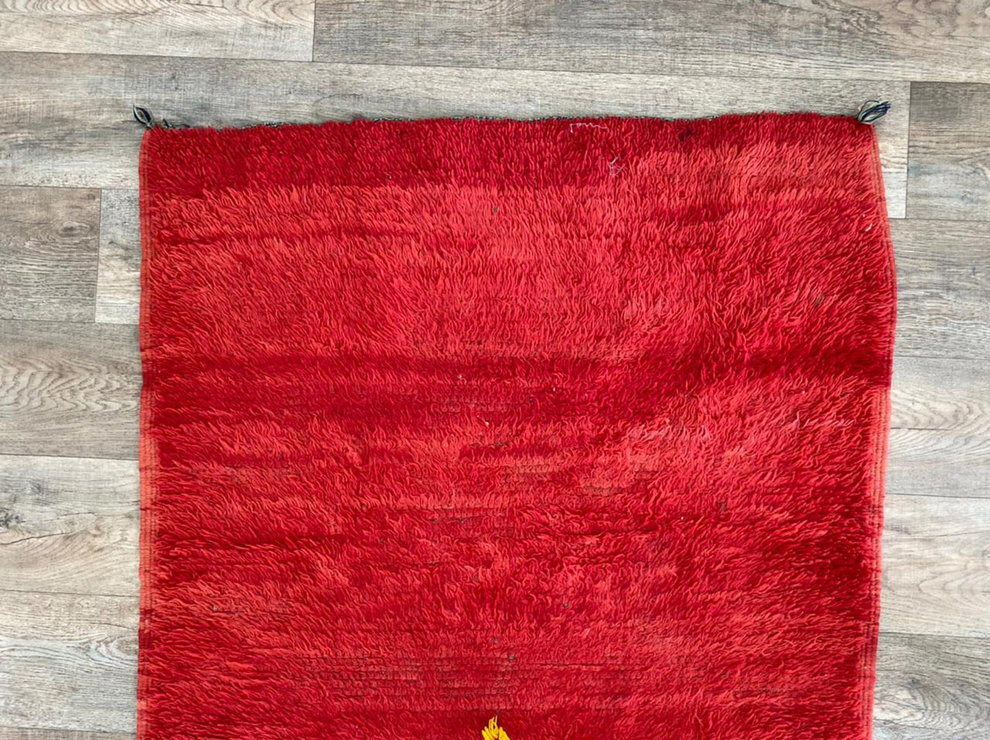 Tapis de couloir marocain étroit rouge uni 3x8.