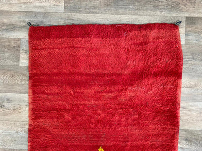 Tapis de couloir marocain étroit rouge uni 3x8.