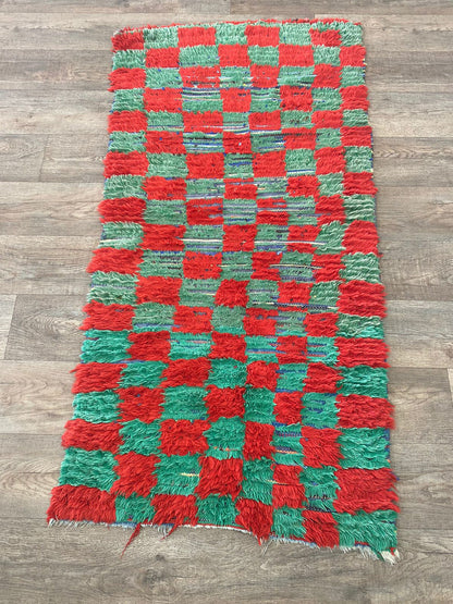 Tapis de couloir marocain à carreaux rouges et verts 3x6.