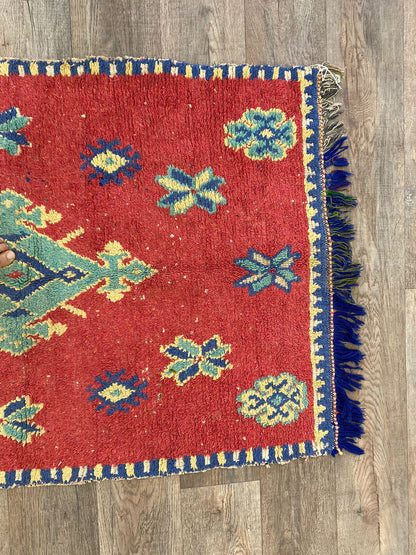 Petits tapis tissés bohèmes marocains de 3 x 5 pieds.