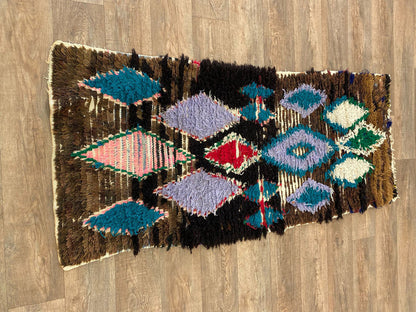 Petit tapis marocain coloré tissé à la main de 3 x 6 pieds.