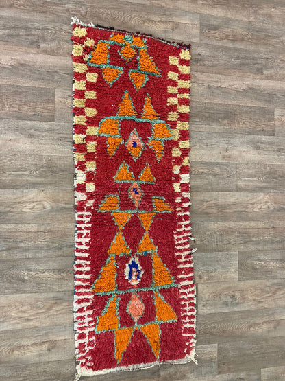 Tapis marocain unique en laine tissé à la main de 2 x 7 pieds.