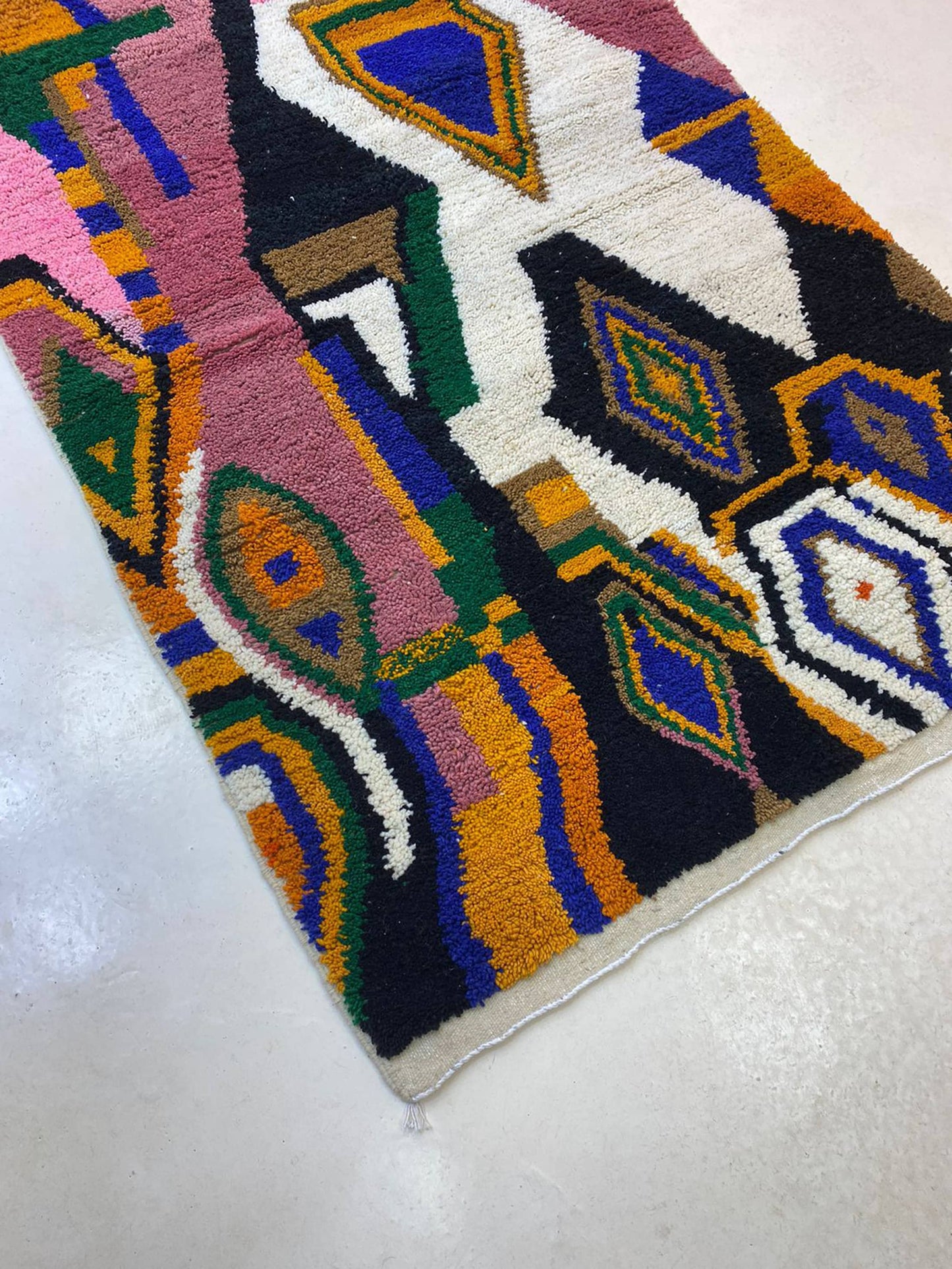 Tapis marocain coloré fait main, tapis Beni Ourain, tapis abstraits en laine berbère.