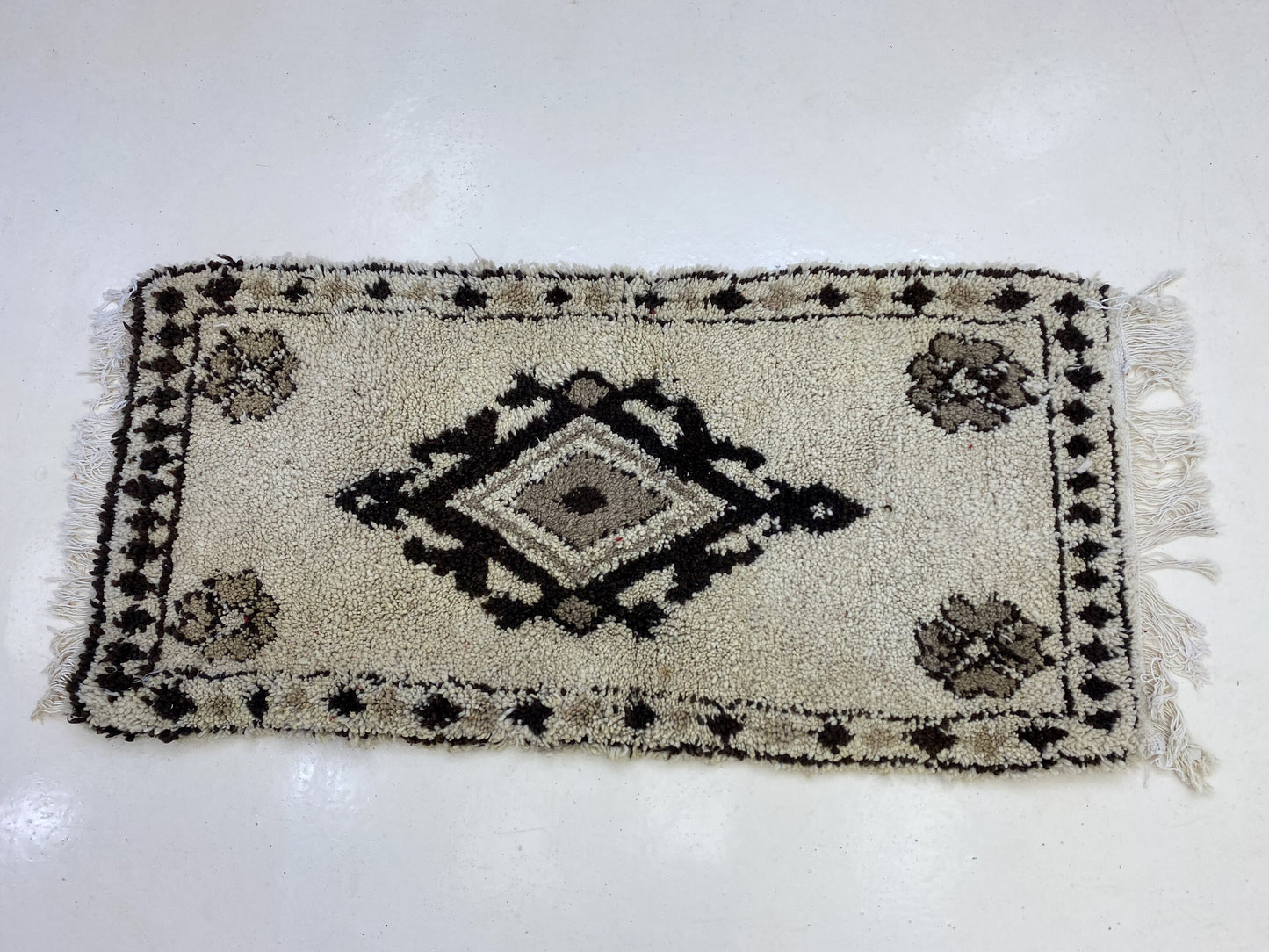 Tapis de couloir en laine tissé marocain vintage 3x6 pi.