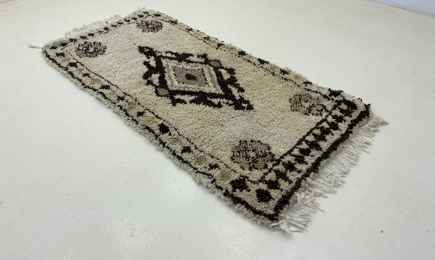 Tapis de couloir en laine tissé marocain vintage 3x6 pi.