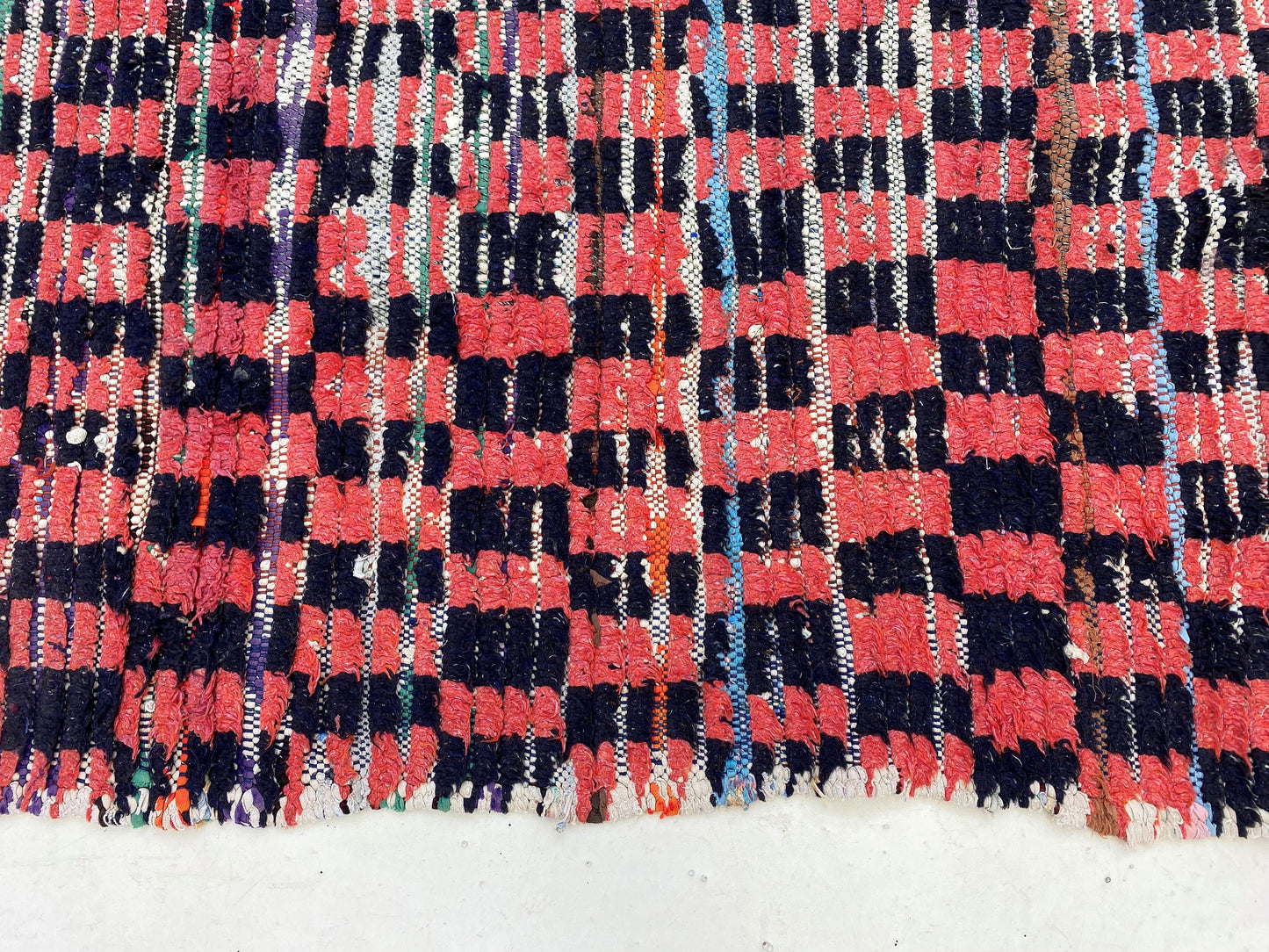 Tapis de couloir à carreaux marocains 4x11, tapis de couloir rouge et noir.