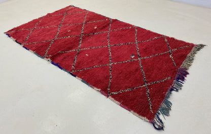 Tapis marocain à losanges rouges 4x6, tapis berbère vintage.