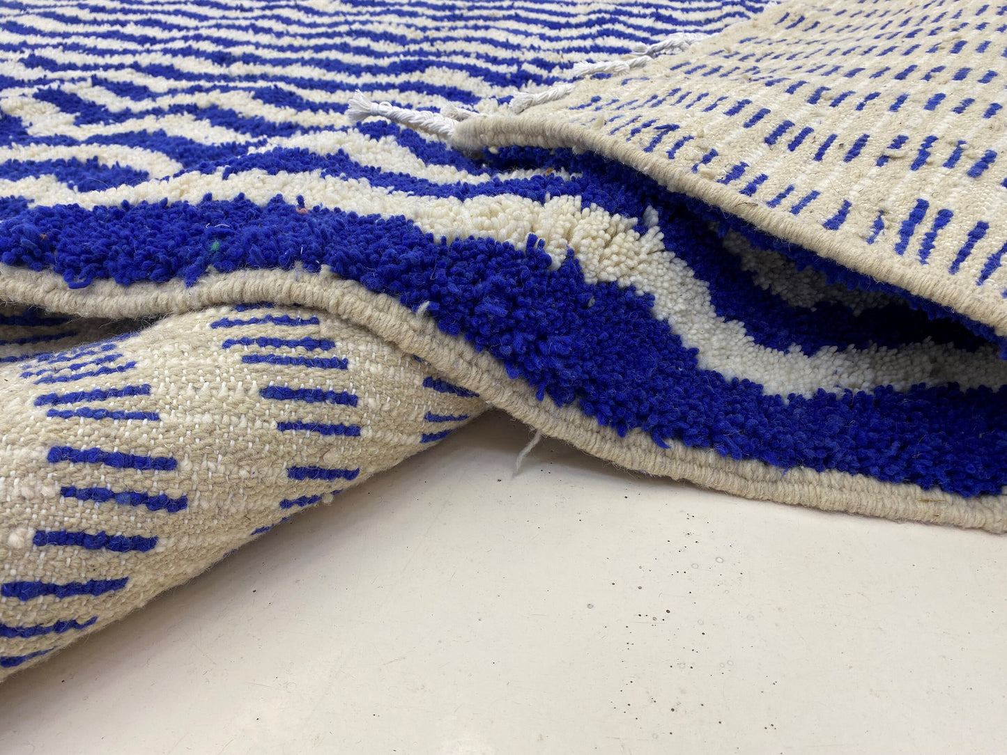 Custom rug, zigzag design - Moroccan handmade wool Berber area rugs, Fluffy Funky Rug for a Cozy Space.