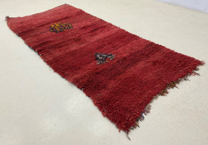 Tapis de couloir berbère marocain rouge 3x7, tapis de couloir vintage étroit.