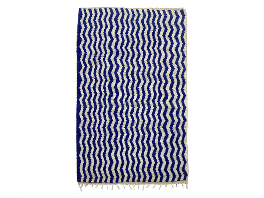 Tapis personnalisé, design en zigzag - Tapis berbères en laine faits à la main au Maroc, tapis moelleux et funky pour un espace confortable.