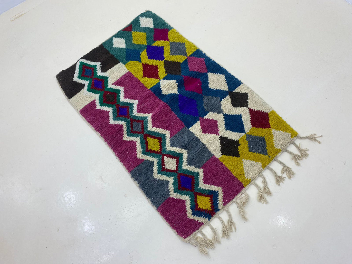 Tapis marocain - Tapis de cuisine personnalisé et vibrant, tapis en laine noué à la main.