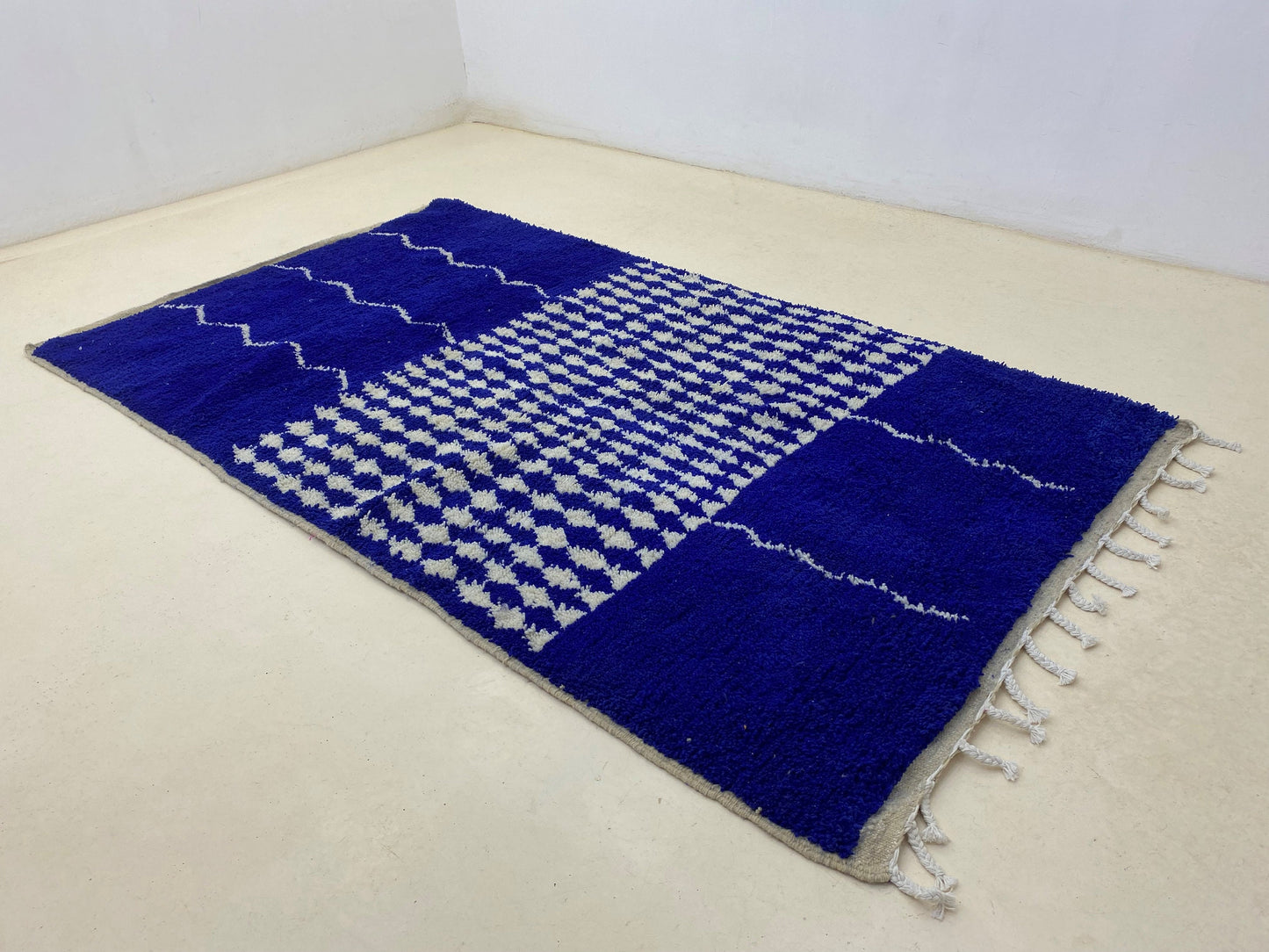 Tapis bleu marocain, tapis en laine faits à la main sur mesure, tapis berbère funky pour un espace confortable.