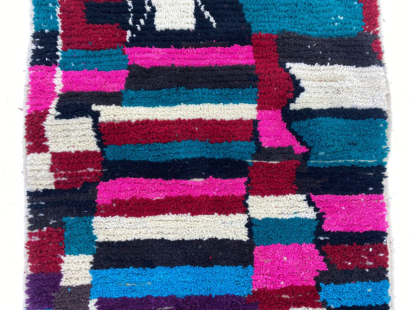 Tapis en laine marocain personnalisé, tapis fait main, tapis berbère noué à la main.