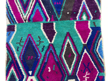 Tapis Boho marocain fait main, tapis berbère personnalisé et vibrant.