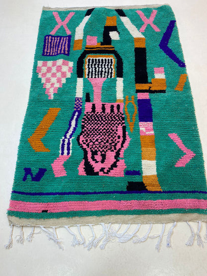 Tapis berbère en laine personnalisé et vibrant, tapis marocain coloré tissé à la main.