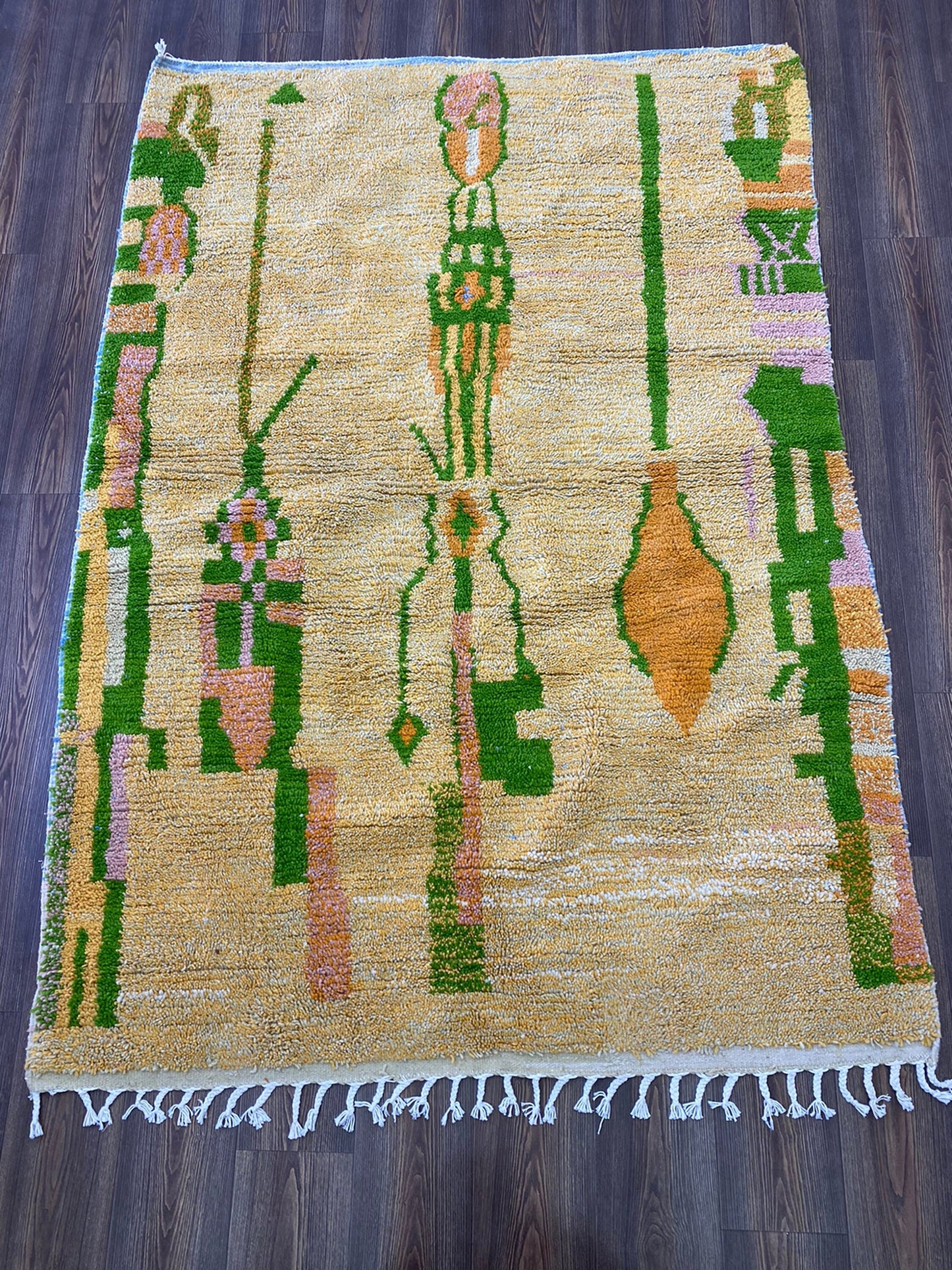 Tapis berbère personnalisé, tissé à la main, marocain coloré pour votre salon.