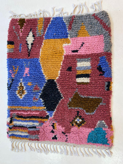 Tapis berbère marocain fait main coloré personnalisé, tapis bohème unique.