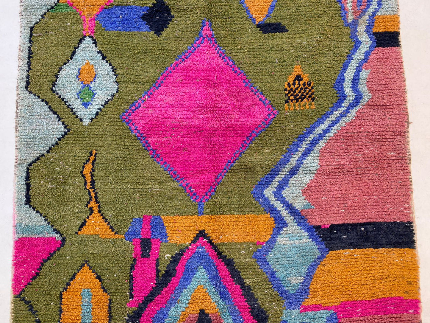 Tapis berbère marocain tissé à la main, tapis berbère personnalisé pour le salon.