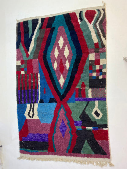 Tapis marocain coloré, tapis berbère en laine noué à la main sur mesure.