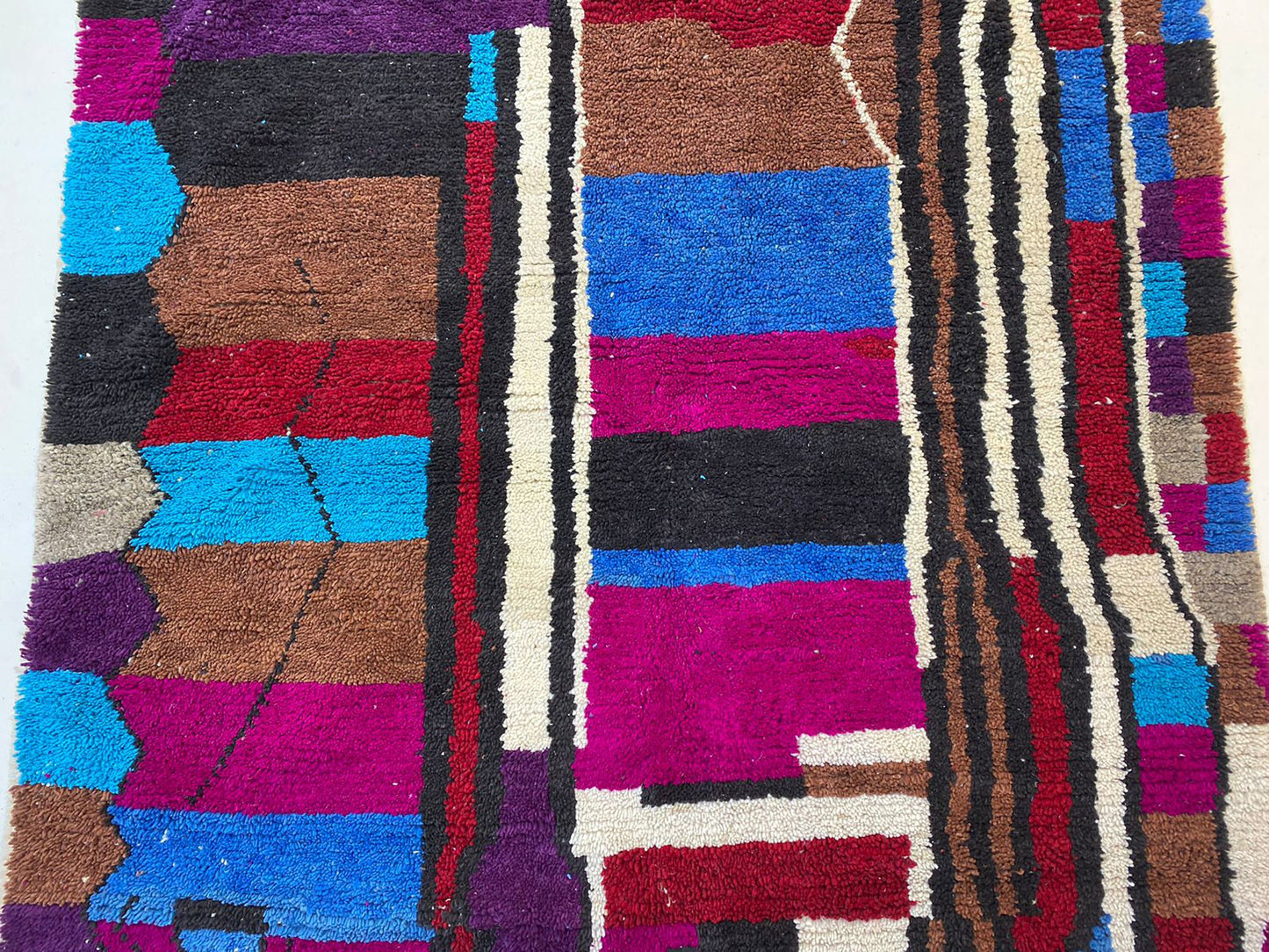 Tapis berbère fait main vibrant, tapis bohème coloré marocain.