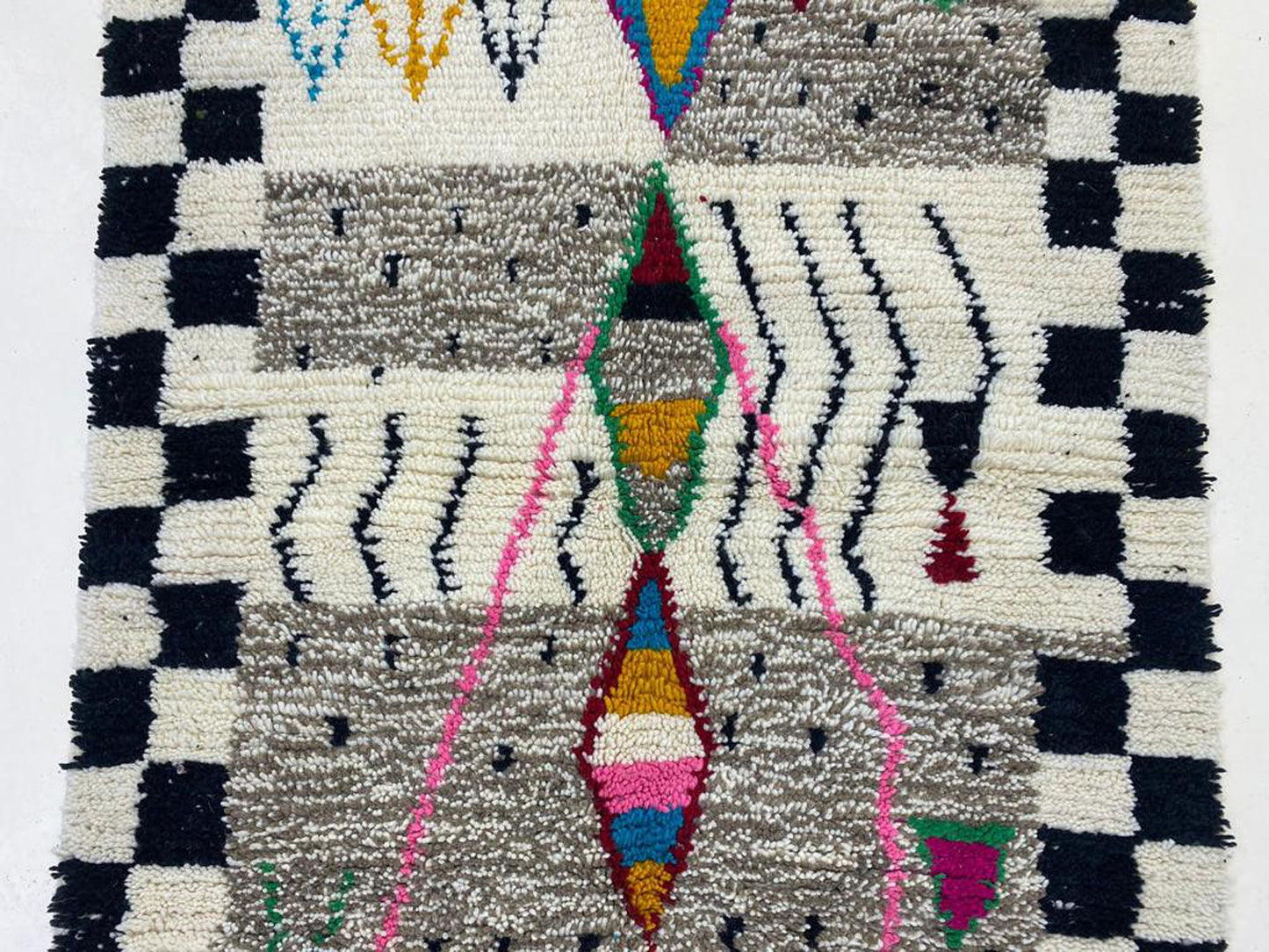 Tapis berbère marocain abstrait personnalisé, tapis en laine tissé à la main avec franges.