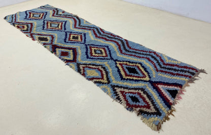 Tapis de couloir marocain unique en laine tissée à la main 3x10, long tapis à losanges colorés.