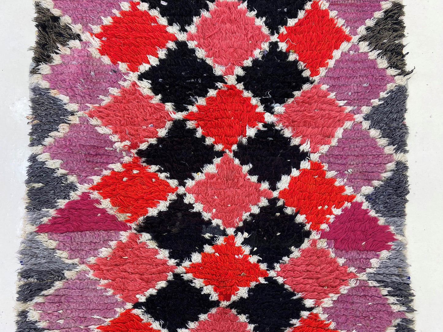 Tapis de couloir marocain vintage à losanges 3x9.