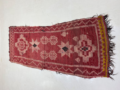 Tapis de couloir marocain vintage unique en laine 3x8.