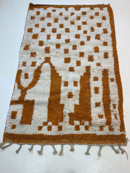 Tapis marocain coloré, tapis berbère tissé à la main sur mesure.