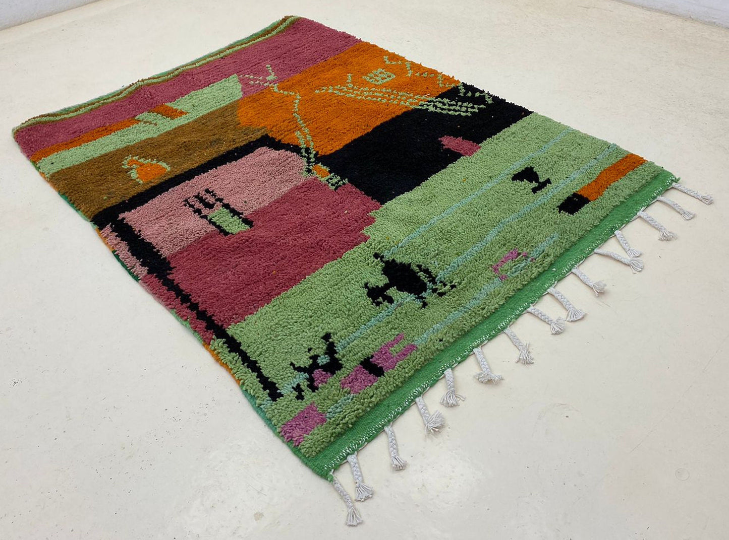 Tapis en laine marocaine coloré, tapis bohème vibrant fait main.