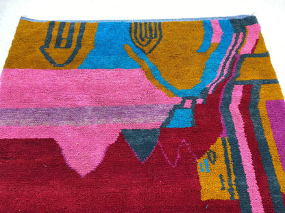 Tapis marocain coloré, tapis berbère abstrait unique.