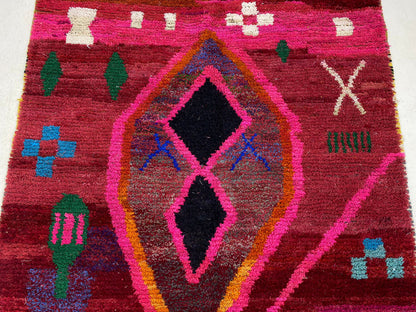 Tapis marocain tissé à la main sur mesure, tapis en laine berbère unique.