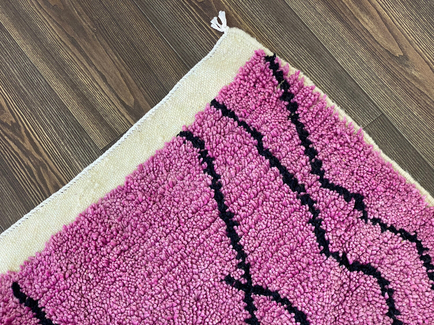 Tapis marocain berbère en laine noué à la main, tapis de taille personnalisée, tapis de décoration intérieure.