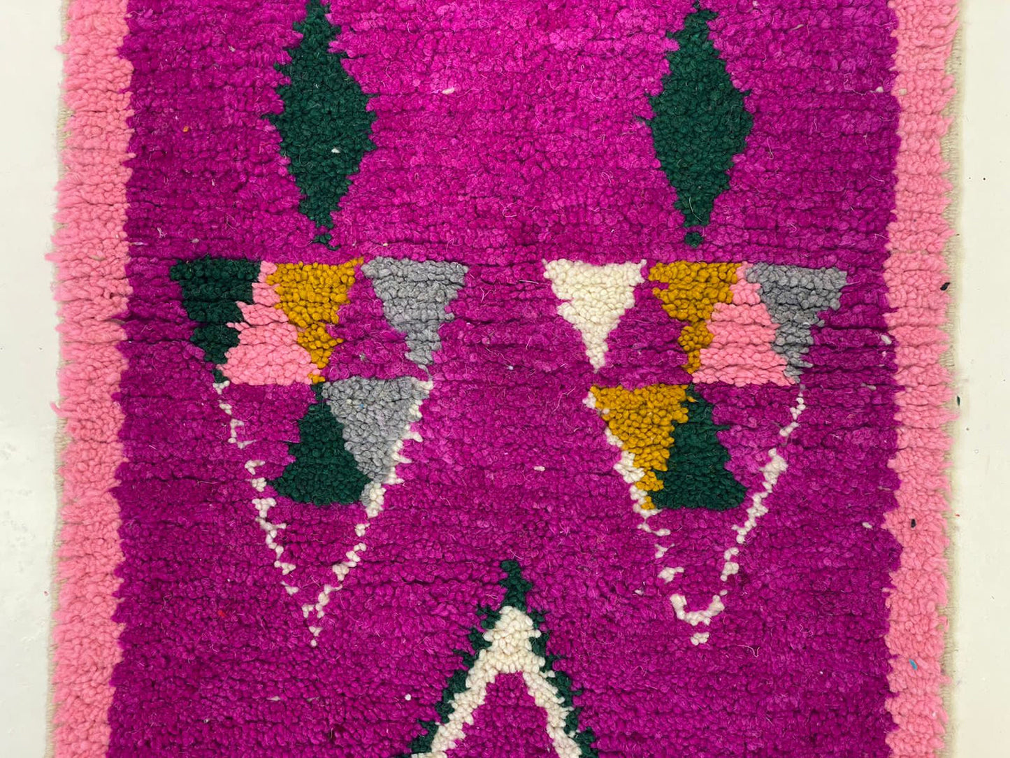 Tapis de couloir marocain étroit, tapis de couloir coloré fait à la main.