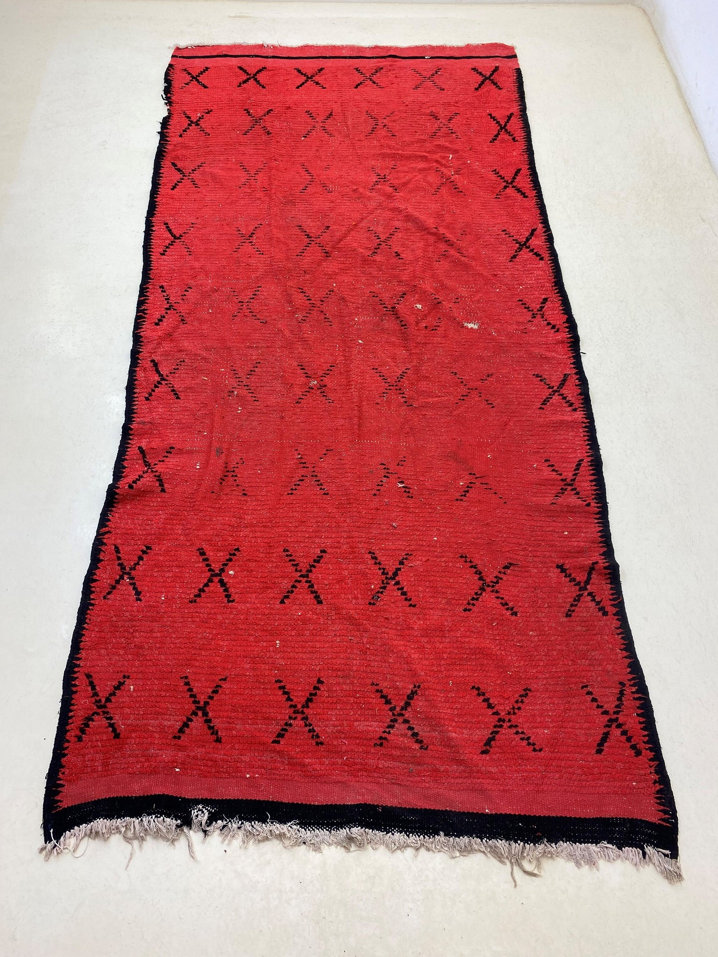 Grand tapis berbère marocain rouge 5x11.