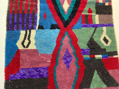 Tapis marocain coloré, tapis berbère en laine noué à la main sur mesure.