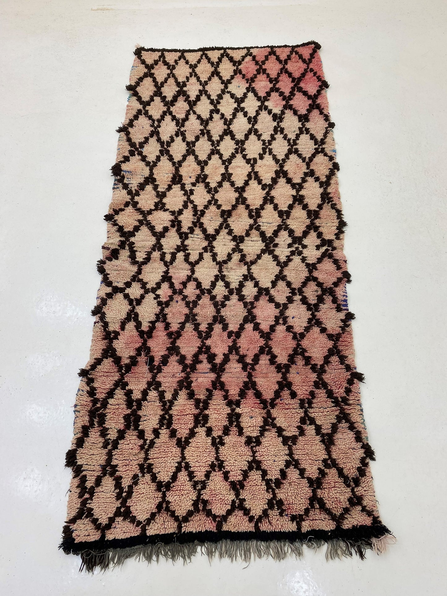 Tapis de couloir marocain à losanges 3x7, tapis de couloir vintage à grille.